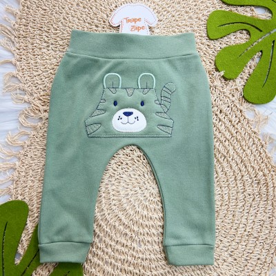 Conj. Body Manga Curta Bicolor com Bolsinho e Calça Tigre - Verde e Areia Conj. Body Manga Curta Bicolor com Bolsinho e Calça Tigre - Verde e Areia